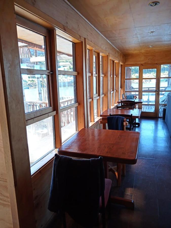 Hostal Palafito Waiwen Кастро Экстерьер фото