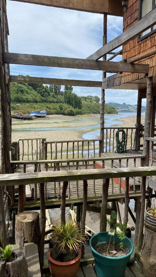 Hostal Palafito Waiwen Кастро Экстерьер фото
